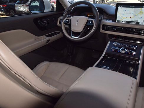 Used 2022 Lincoln Aviator Reserve w/ Equipment Group 201A image 16