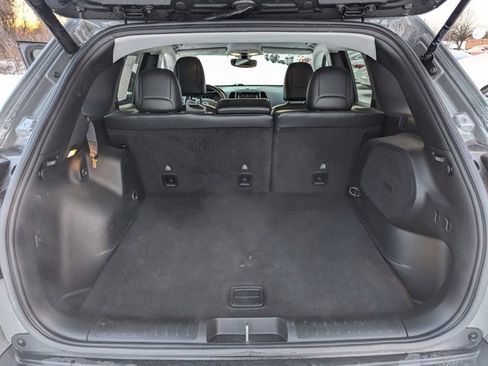 Used 2020 Jeep Cherokee Limited image 19