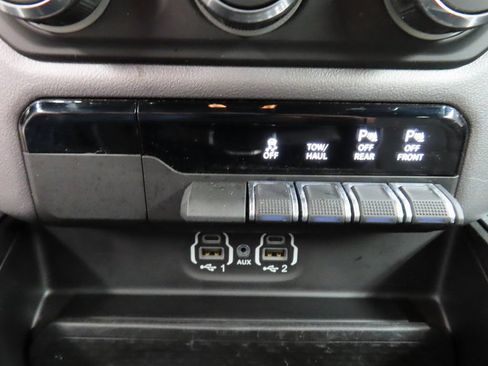 Used 2022 RAM 1500 Big Horn AWD/4WD image 49