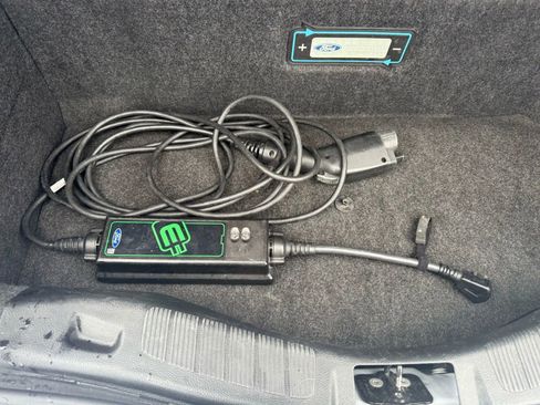Used 2019 Ford Fusion Energi Titanium FWD image 39