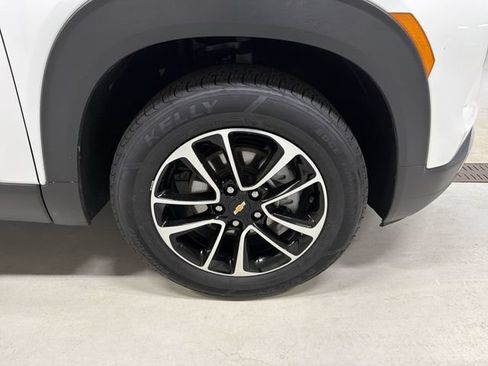 Certified 2025 Chevrolet TrailBlazer LT AWD/4WD image 14