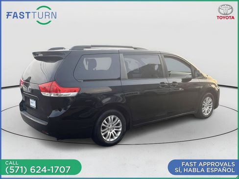 Used 2014 Toyota Sienna XLE FWD image 6