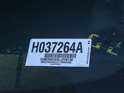 Used 2020 Chevrolet Traverse LT image 28