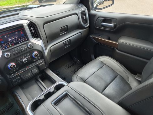 Used 2019 GMC Sierra 1500 SLT w/ SLT Premium Plus Package AWD/4WD image 18