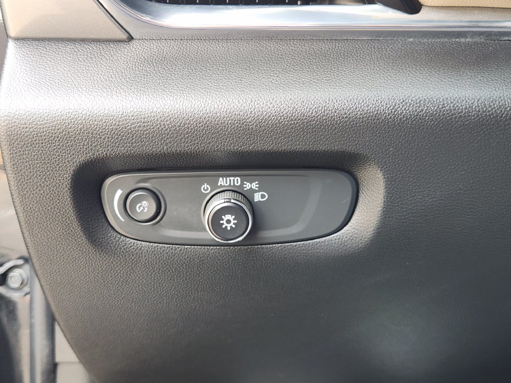 Used 2023 Chevrolet Traverse LS w/ Safety Package FWD image 22