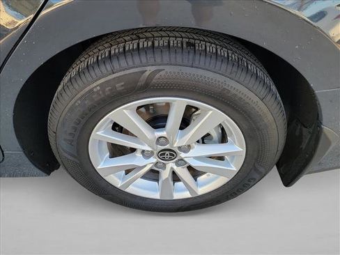 Used 2025 Toyota Camry LE w/ Convenience Package image 12