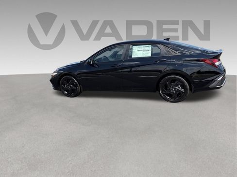 New 2026 Hyundai Elantra Limited FWD image 23