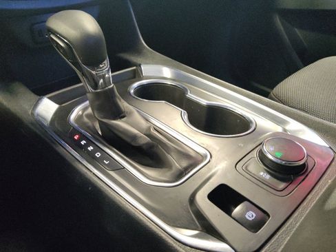 Used 2021 Chevrolet Traverse LT image 26