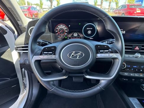 Used 2022 Hyundai Elantra Limited w/ Cargo Package FWD image 18
