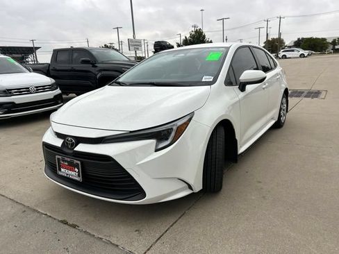 Used 2026 Toyota Corolla LE FWD image 7