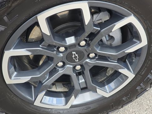 Used 2026 Chevrolet Equinox ACTIV w/ Convenience Package III image 16