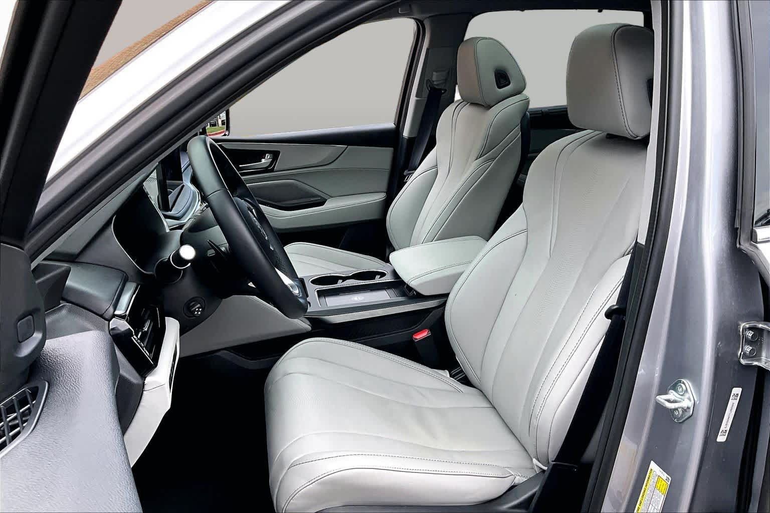 Used 2026 Acura MDX w/ Technology Package FWD image 8