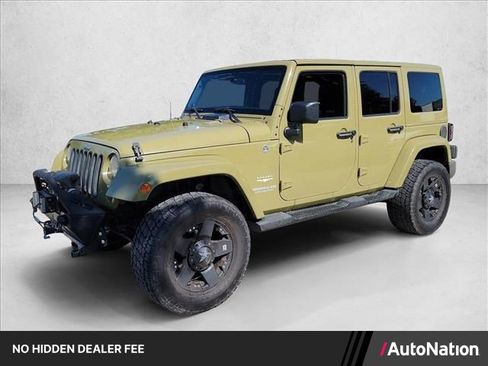 Used 2013 Jeep Wrangler Unlimited Sahara w/ Connectivity Group AWD/4WD image 1