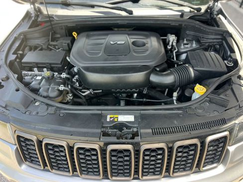 Used 2016 Jeep Grand Cherokee Laredo 75th Anniversary AWD/4WD image 20