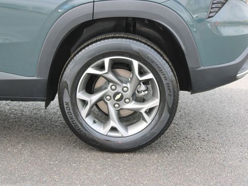 Used 2025 Chevrolet Trax LT image 18