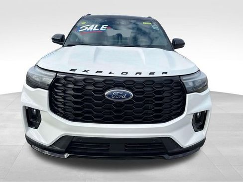 New 2026 Ford Explorer ST-Line image 2