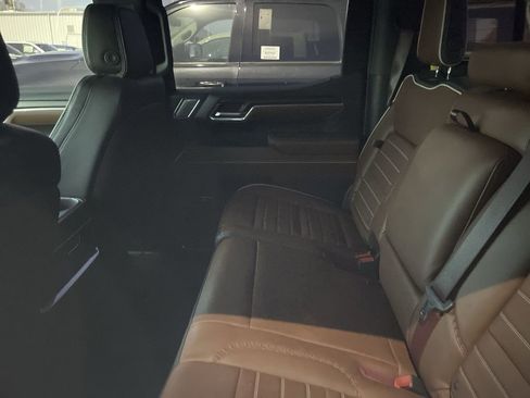Used 2025 GMC Sierra 1500 Denali Ultimate AWD/4WD image 5