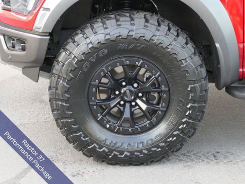 Used 2023 Ford F150 Raptor w/ Raptor 37 Performance Package AWD/4WD image 12