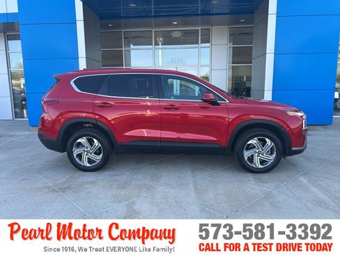 Used 2021 Hyundai Santa Fe SE w/ Cargo Package AWD/4WD image 3