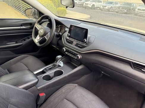 Used 2022 Nissan Altima 2.5 SV FWD image 12