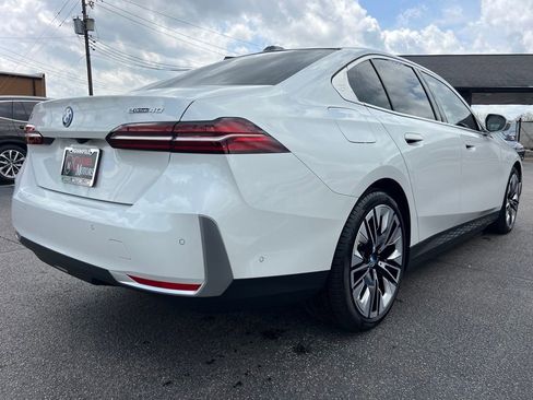 Used 2024 BMW i5 eDrive40i w/ Convenience Package image 7