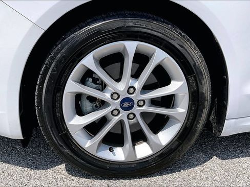 Used 2020 Ford Fusion SE FWD image 9