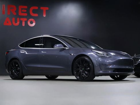 Used 2020 Tesla Model 3 Standard Range image 9