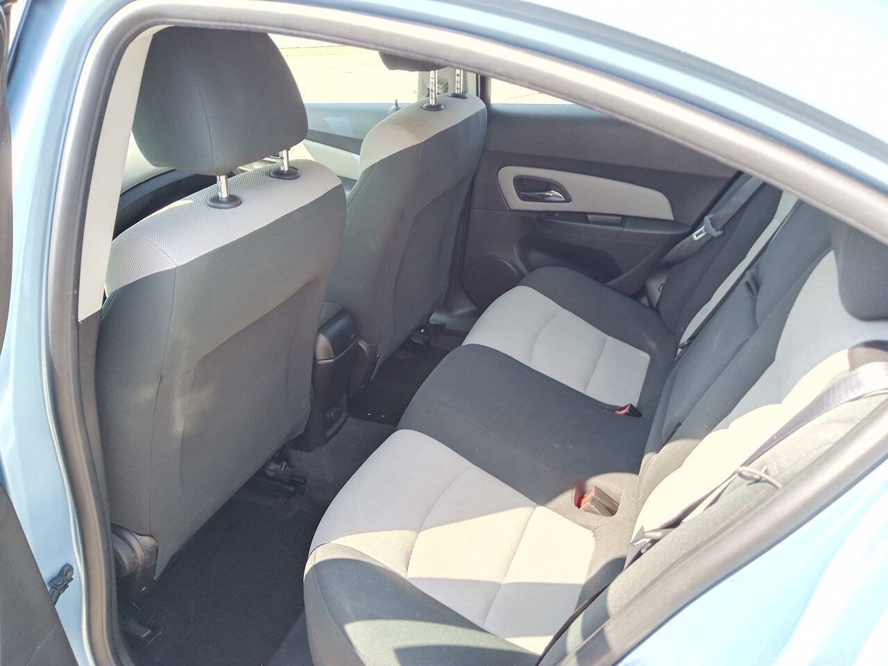 Used 2012 Chevrolet Cruze LS w/ Connectivity Package FWD image 7