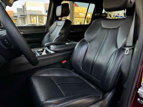 Used 2024 Jeep Wagoneer Series II image 5