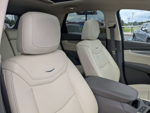 Used 2023 Cadillac XT5 Premium Luxury w/ LPO, Floor Liner Package FWD image 33
