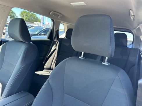 Used 2025 Nissan Rogue S image 15