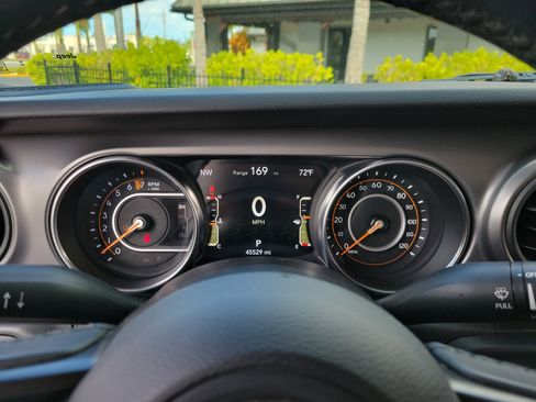 Used 2021 Jeep Gladiator Sport image 33