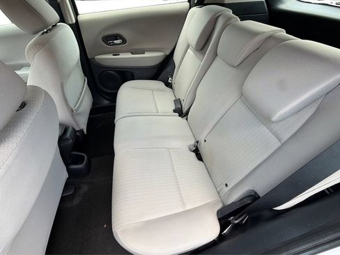 Used 2018 Honda HR-V LX image 10
