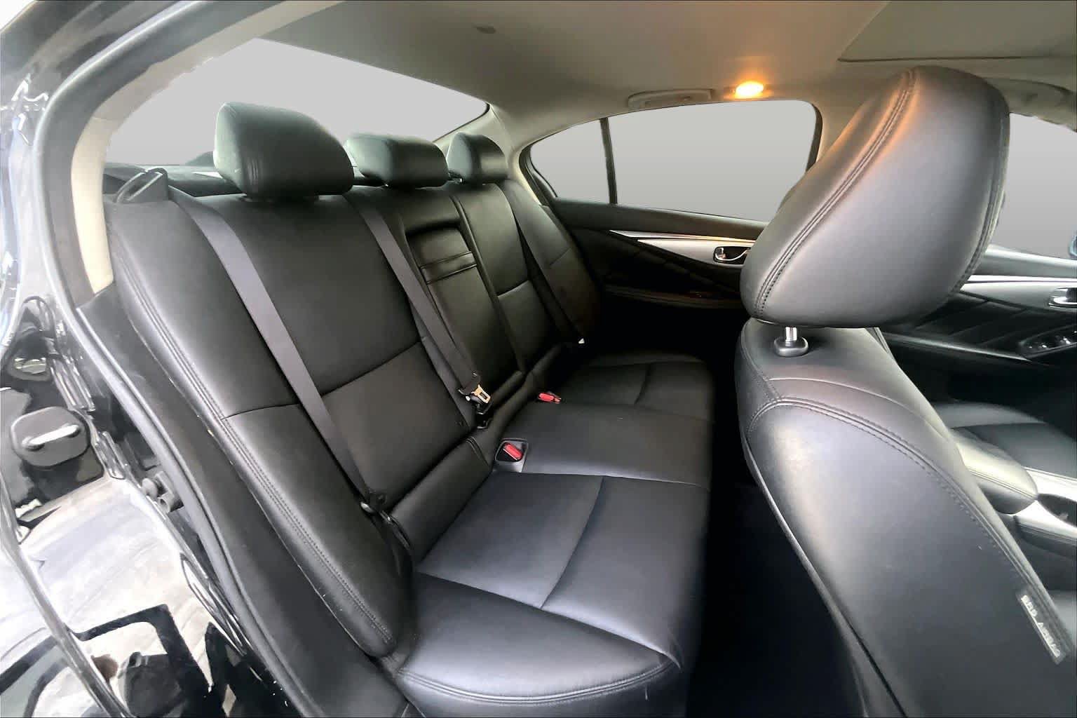 Used 2019 INFINITI Q50 Luxe w/ Essential Package (3.0T Luxe) RWD image 19
