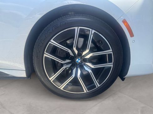Used 2024 BMW i7 xDrive60 w/ Executive Package AWD/4WD image 14