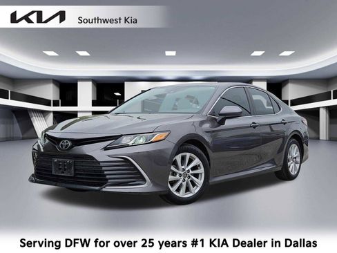 Used 2021 Toyota Camry LE image 1