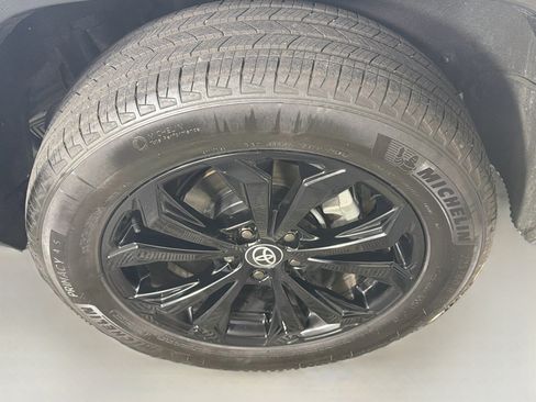 Used 2022 Toyota RAV4 XSE AWD/4WD image 11