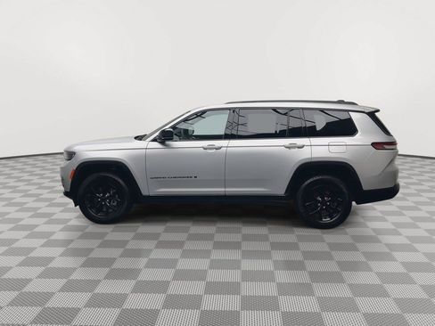Used 2025 Jeep Grand Cherokee L Altitude AWD/4WD image 38