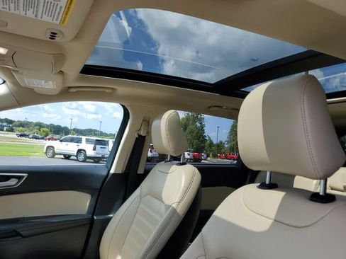 Certified 2024 Ford Edge SEL w/ Convenience Package AWD/4WD image 11
