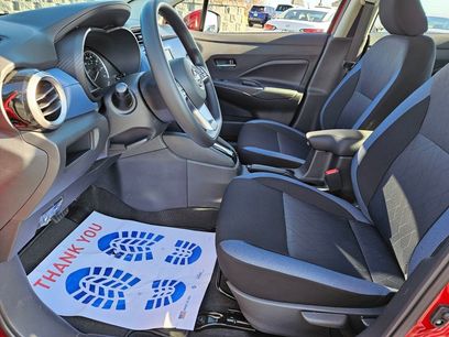 New 2025 Nissan Versa SV w/ Trunk Package