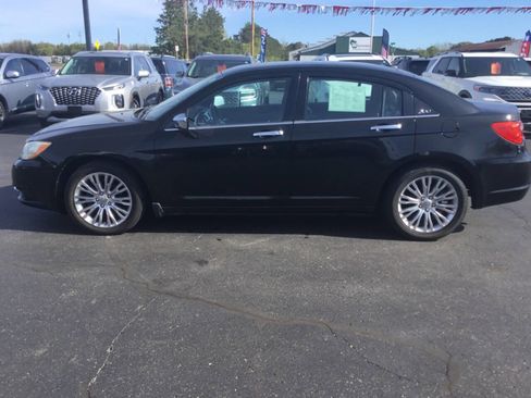 Used 2012 Chrysler 200 Limited FWD image 2