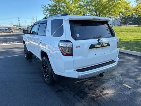 Certified 2017 Toyota 4Runner TRD Off-Road AWD/4WD image 10