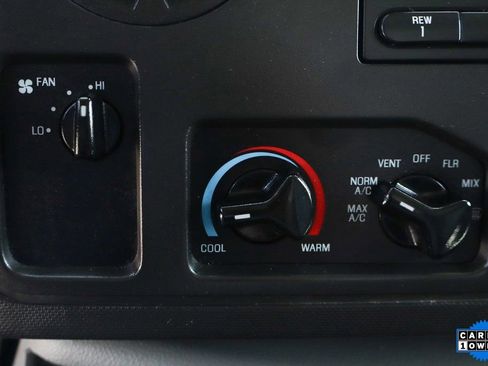 Used 2018 Ford E-350 and Econoline 350 Super Duty image 26