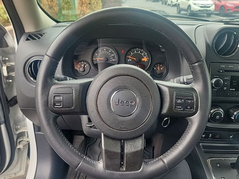 Used 2017 Jeep Patriot High Altitude AWD/4WD image 17