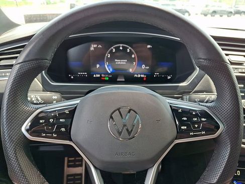 Used 2024 Volkswagen Tiguan SE R-Line AWD/4WD image 19