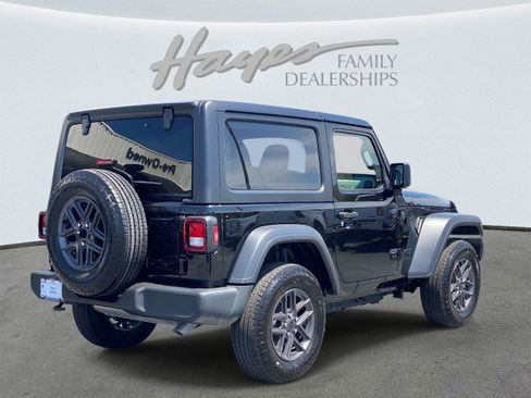 Used 2024 Jeep Wrangler Sport AWD/4WD image 3
