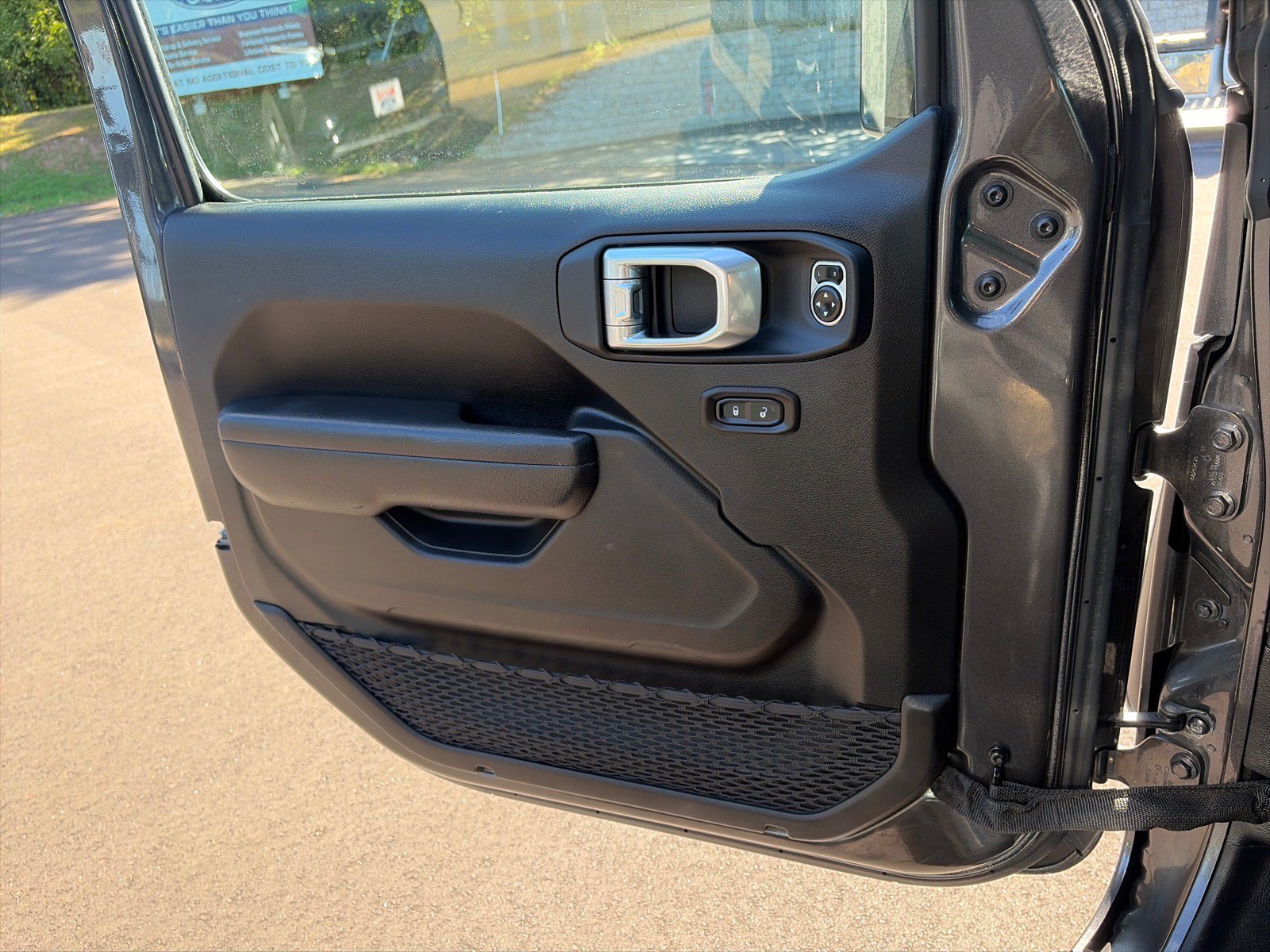Used 2024 Jeep Wrangler Unlimited Sport AWD/4WD image 15