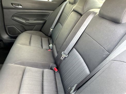 Used 2019 Nissan Altima 2.5 SV image 18