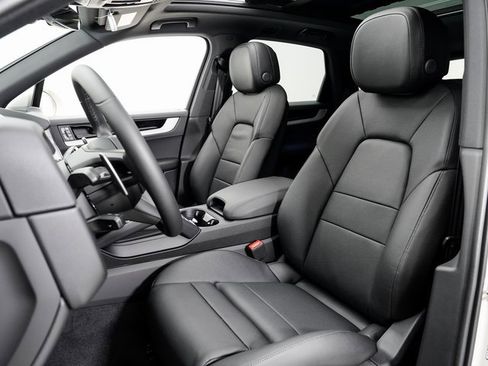 New 2026 Porsche Cayenne image 5