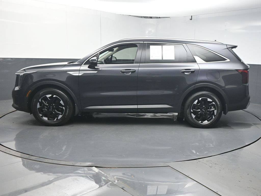 Used 2025 Kia Sorento S FWD image 5